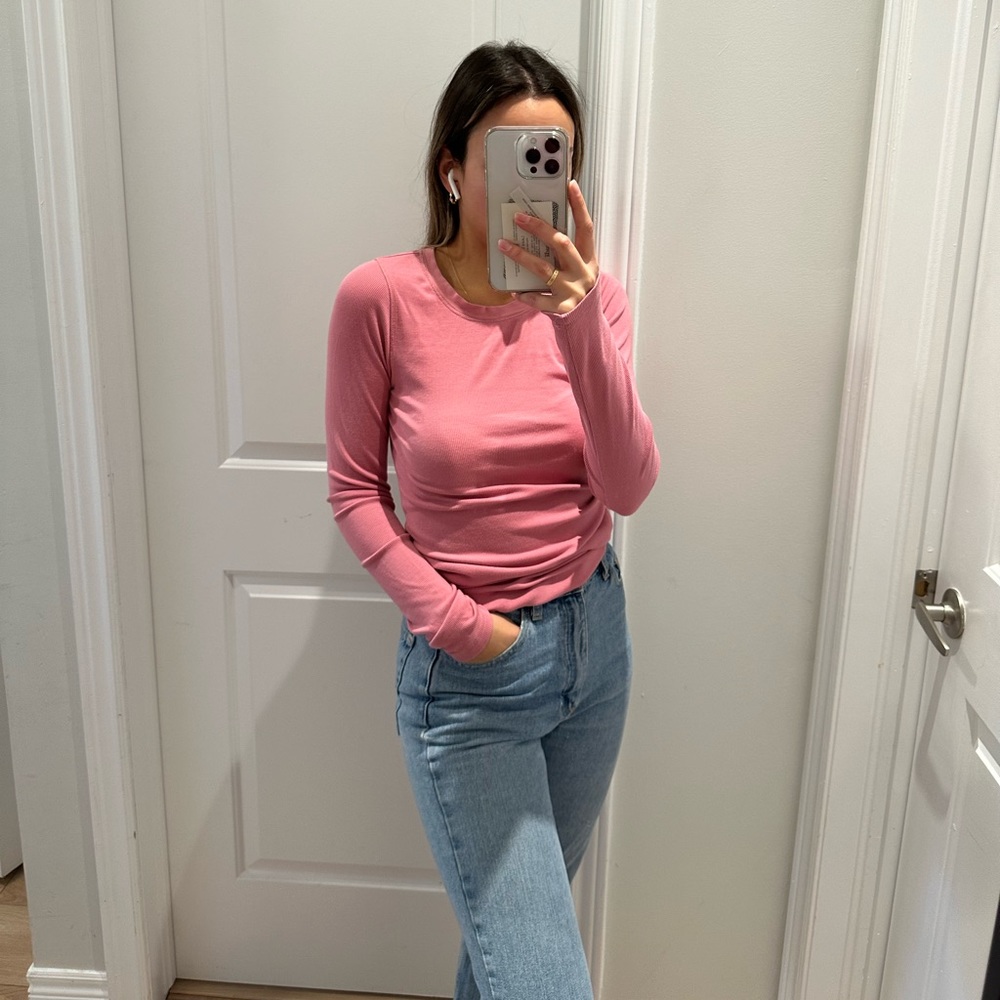 Aritzia Wilfred long sleeve ribbed shirt